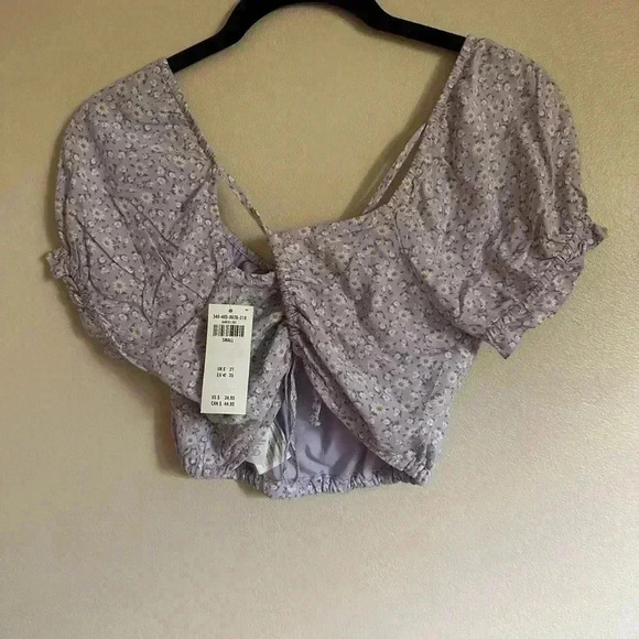 NWT Hollister purple off the shoulder crop top - Picture 4 of 5